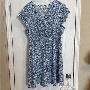 SHEIN Curve Blue and White Floral Blouse